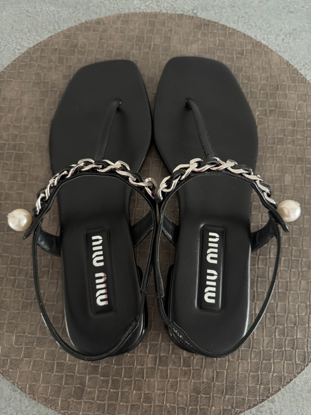 Miu Miu Pearl Chain Thong Sandals - Picture 6 of 16